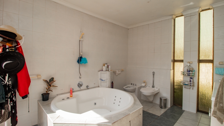 4 Bedroom Property for Sale in Table View Western Cape